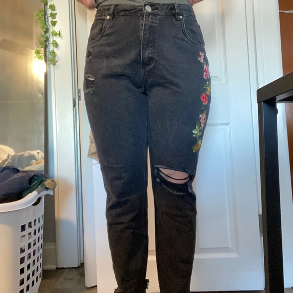 High Rise 90s Embroidered Cotton On Jeans - Picture 2 of 8